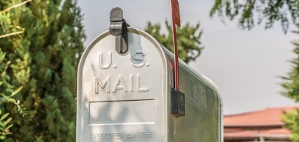 us-mailbox-from-the-front-with-upright-flag.jpg_s=1024x1024&w=is&k=20&c=UzOEFDmfR2NbzWlwi_yWzxs7cxqBZOf6ah9VbKvFnNA=